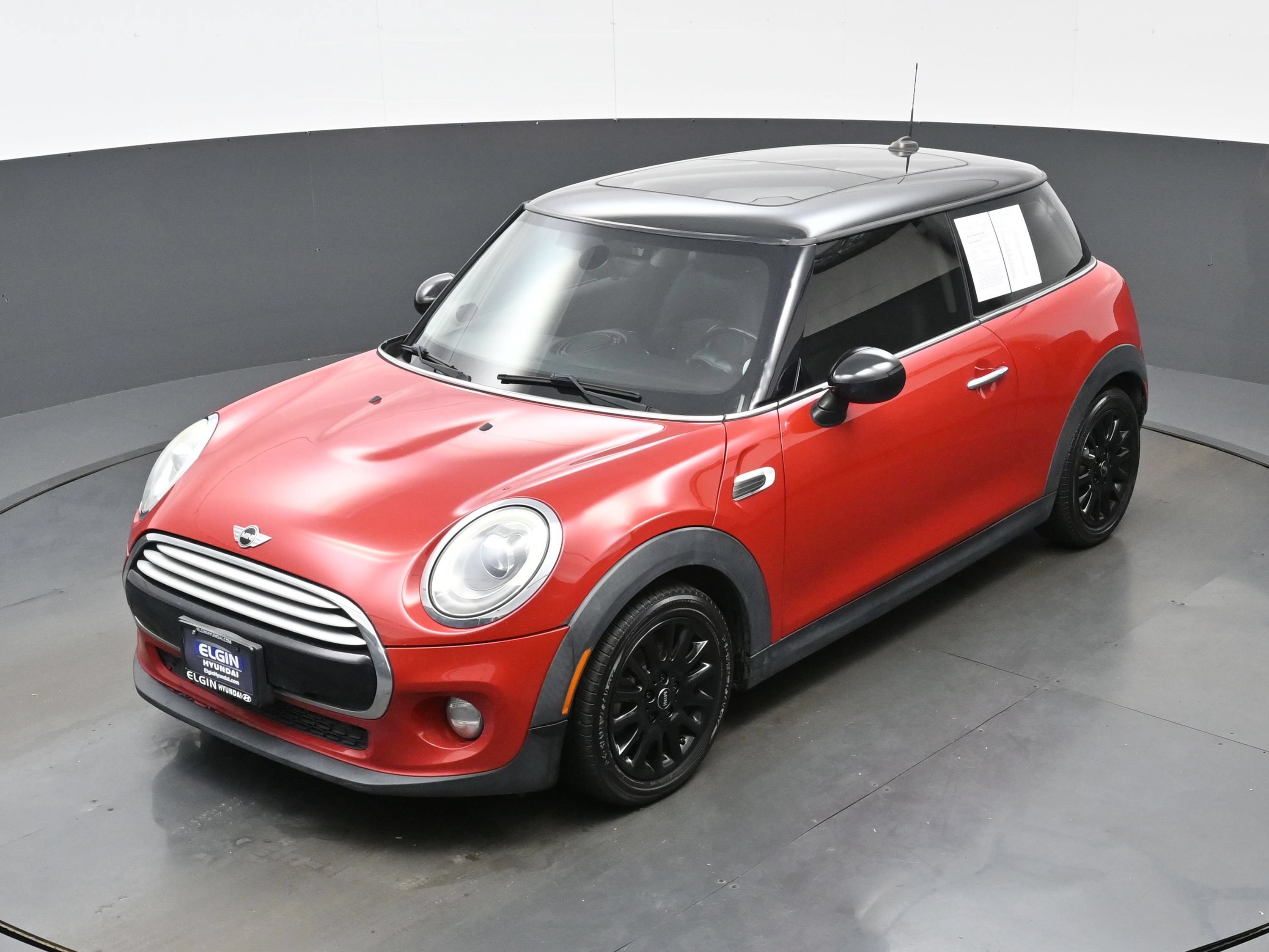 Used 2015 MINI Cooper 2-Door Hardtop FWD image 31