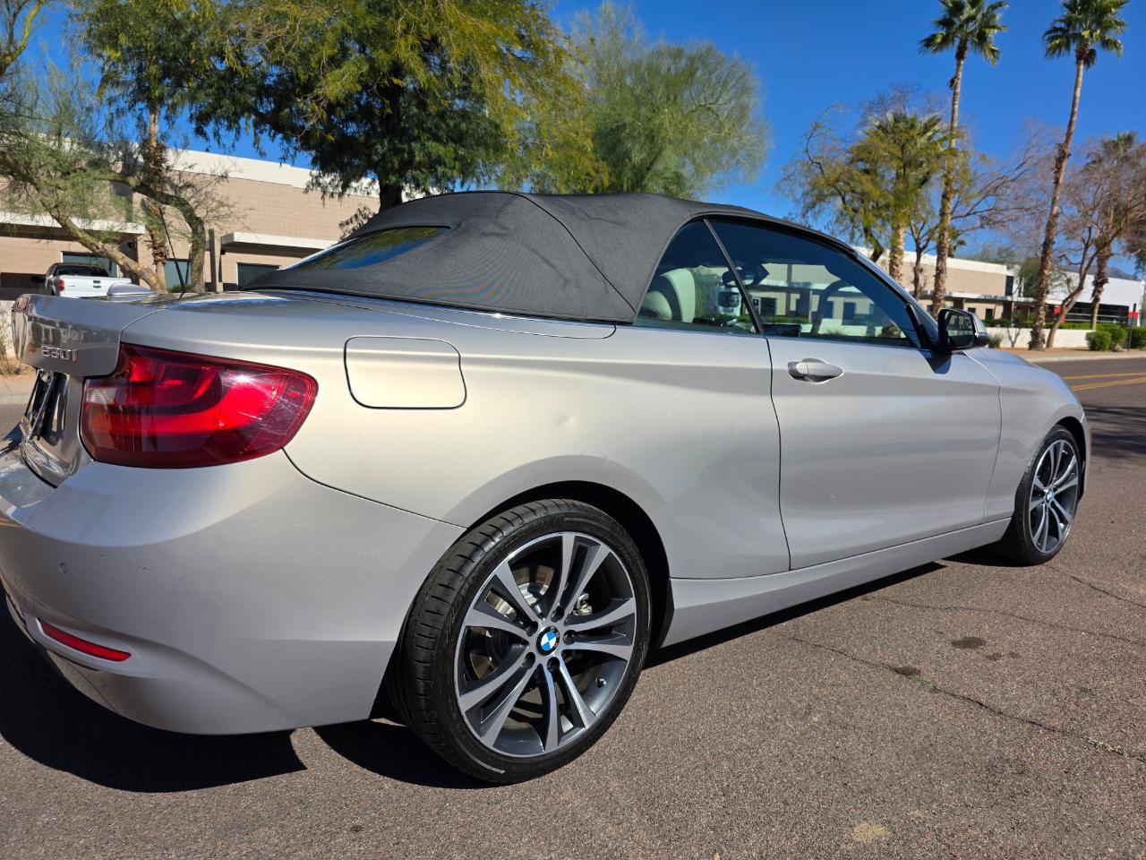 Used 2017 BMW 230i Convertible image 20