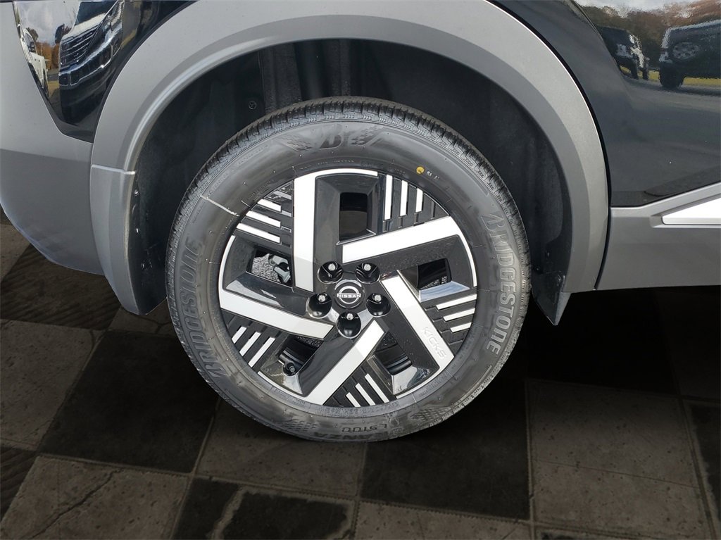 Used 2025 Nissan Kicks SV image 33