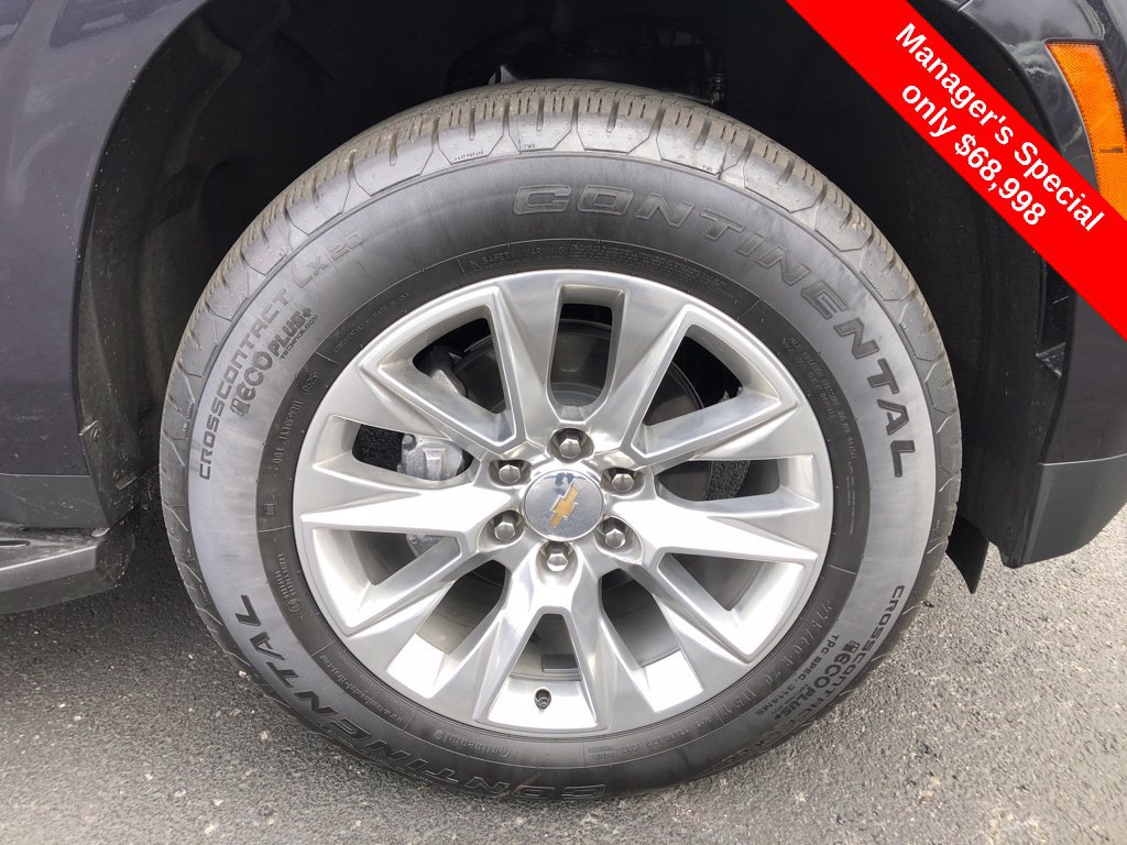 Used 2025 Chevrolet Suburban Premier AWD/4WD image 28