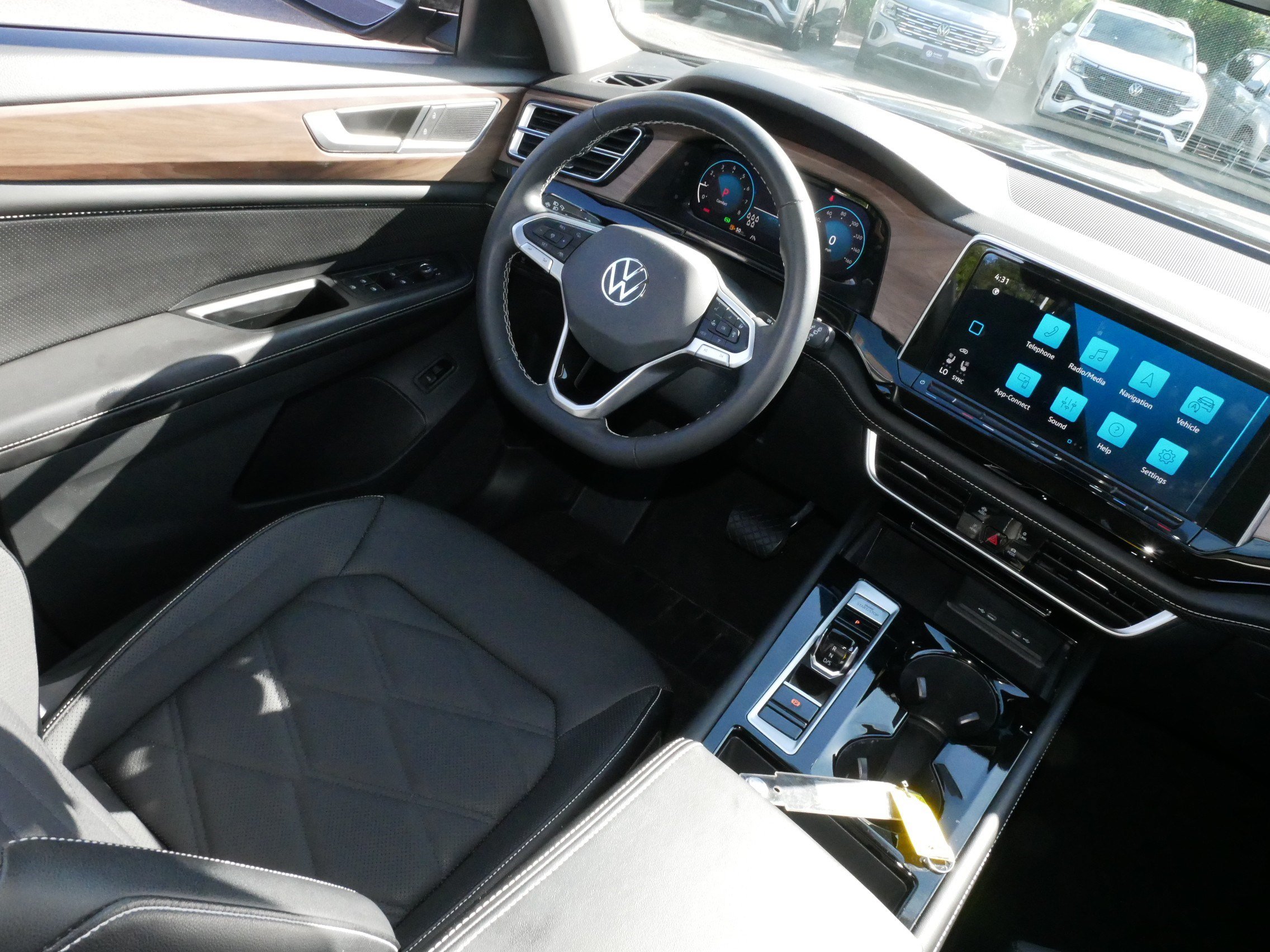 Certified 2024 Volkswagen Atlas SE AWD/4WD image 12