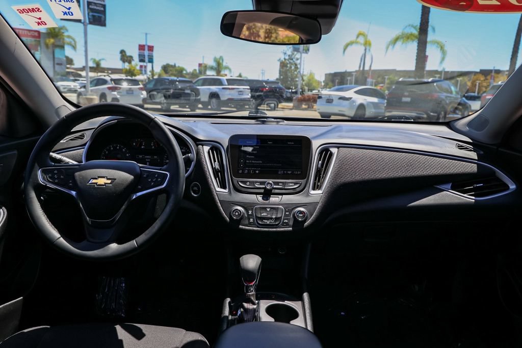 Used 2025 Chevrolet Malibu RS FWD image 20