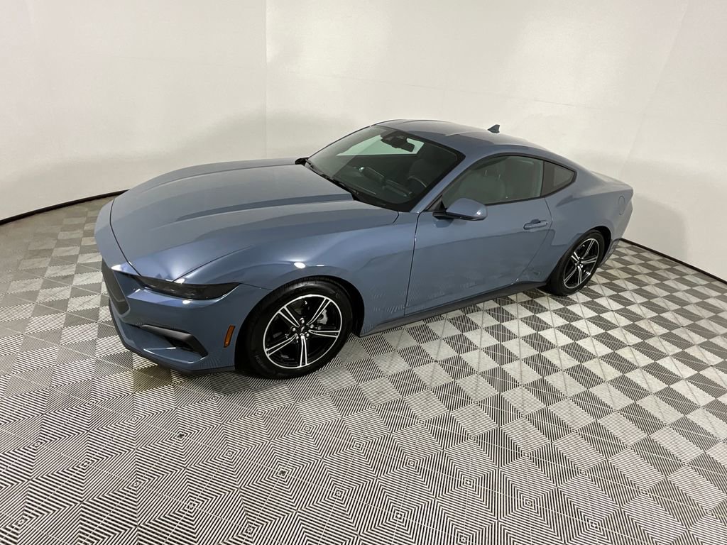 Used 2025 Ford Mustang Coupe image 10