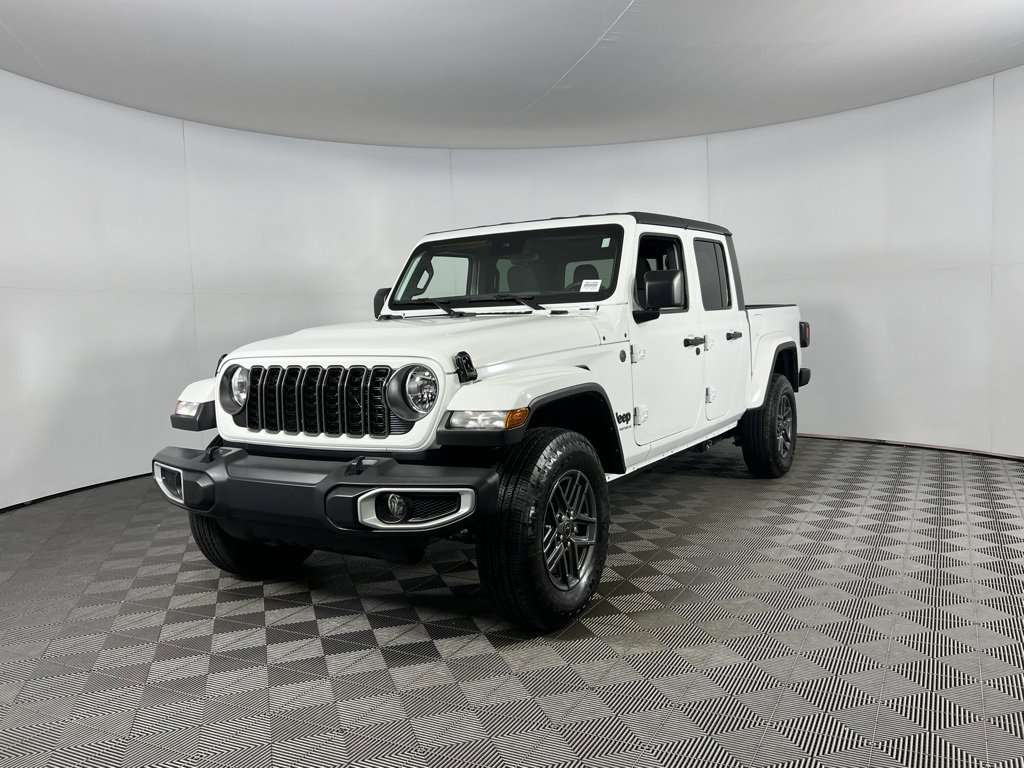Certified 2024 Jeep Gladiator Sport image 3