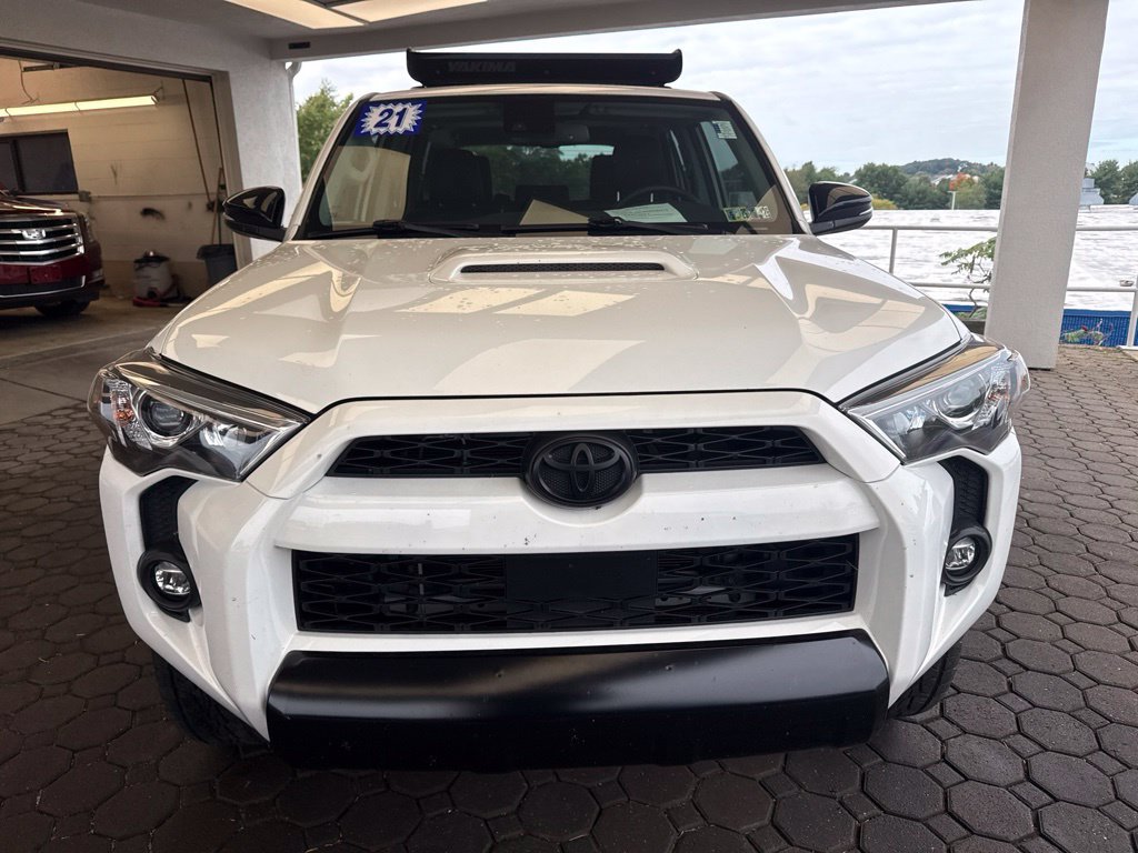 Used 2021 Toyota 4Runner Venture w/ Moonroof Package AWD/4WD image 2