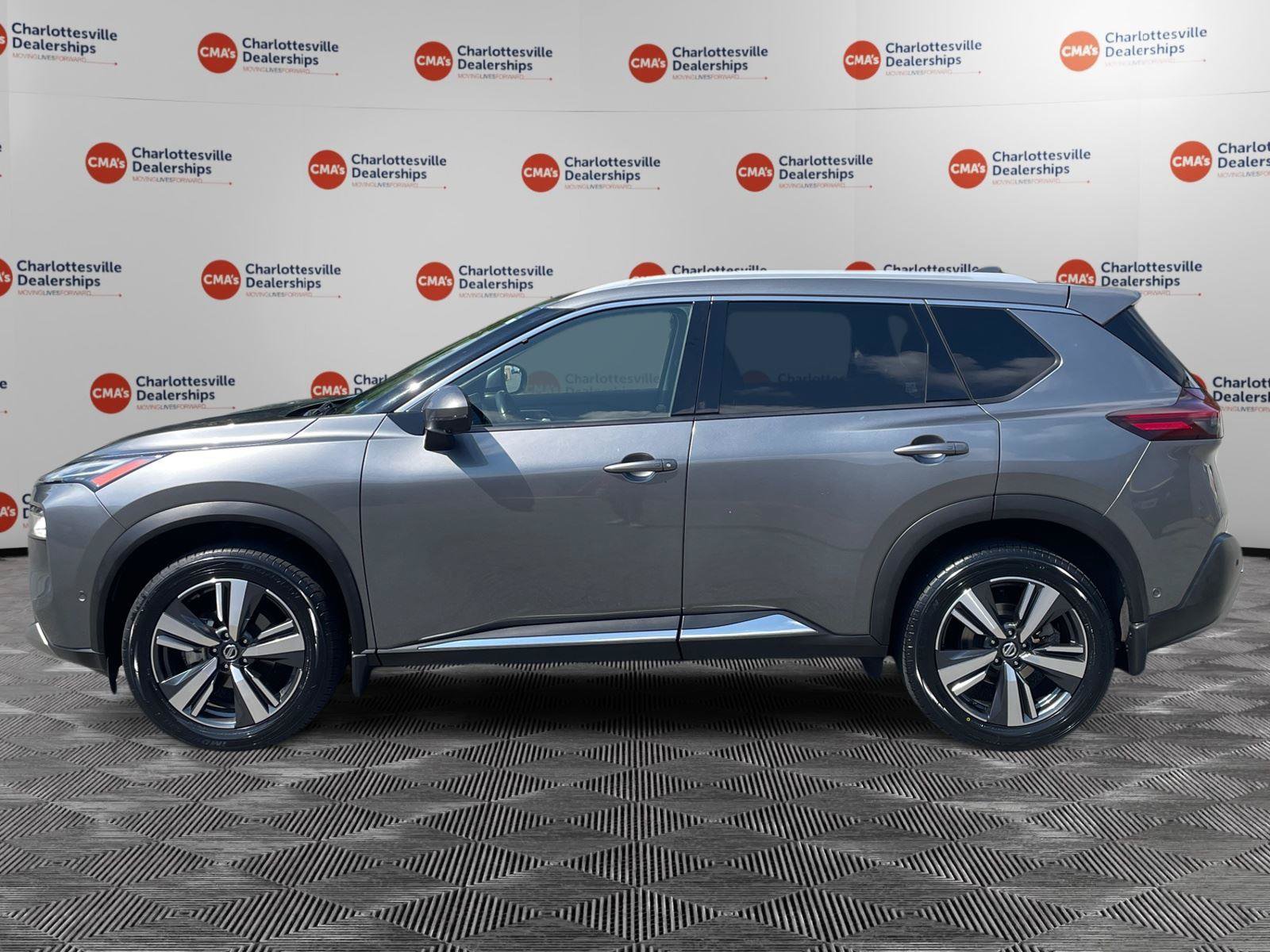 Used 2021 Nissan Rogue Platinum AWD/4WD image 2