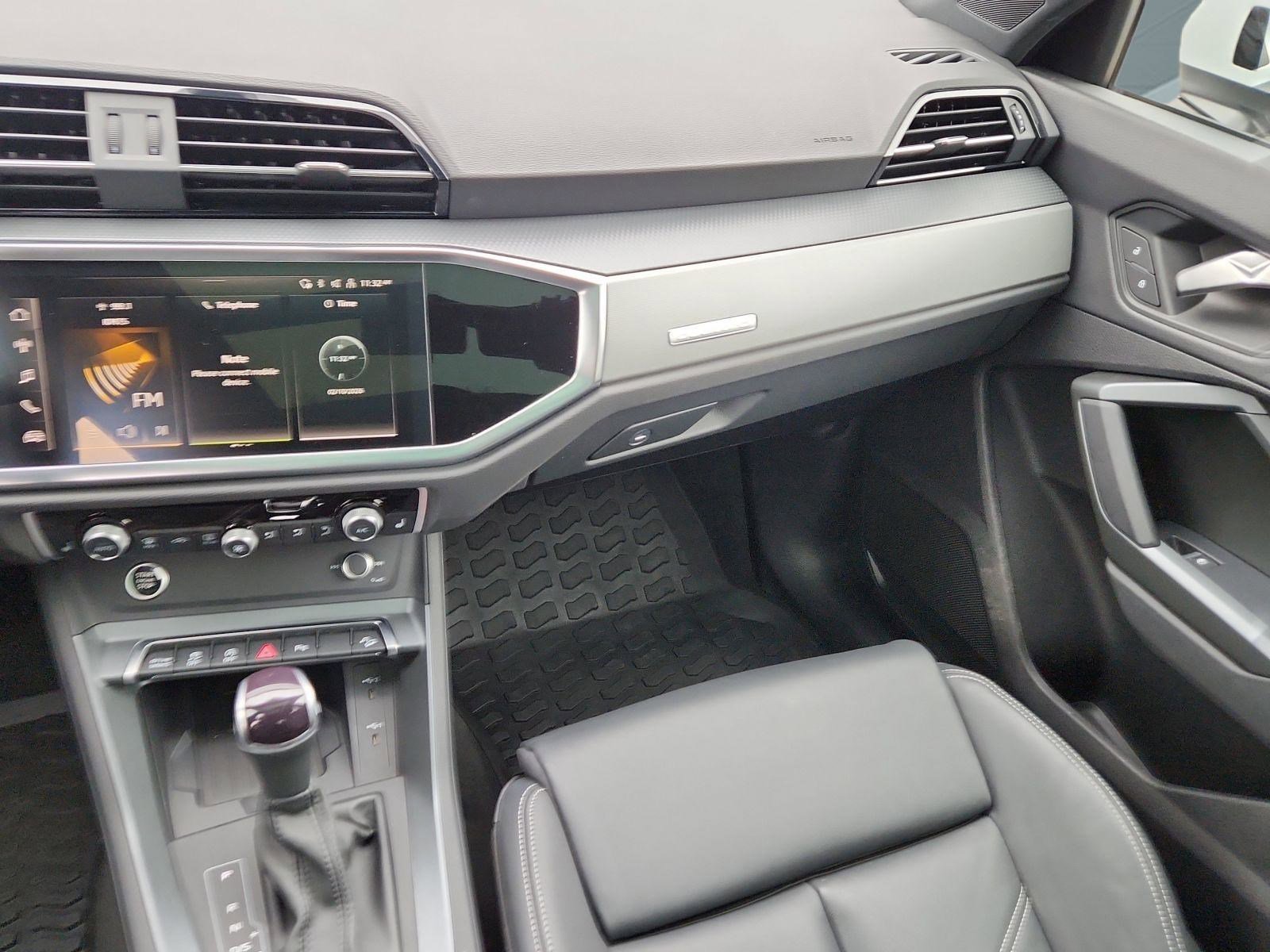 Certified 2025 Audi Q3 2.0T Premium w/ Convenience Package image 15