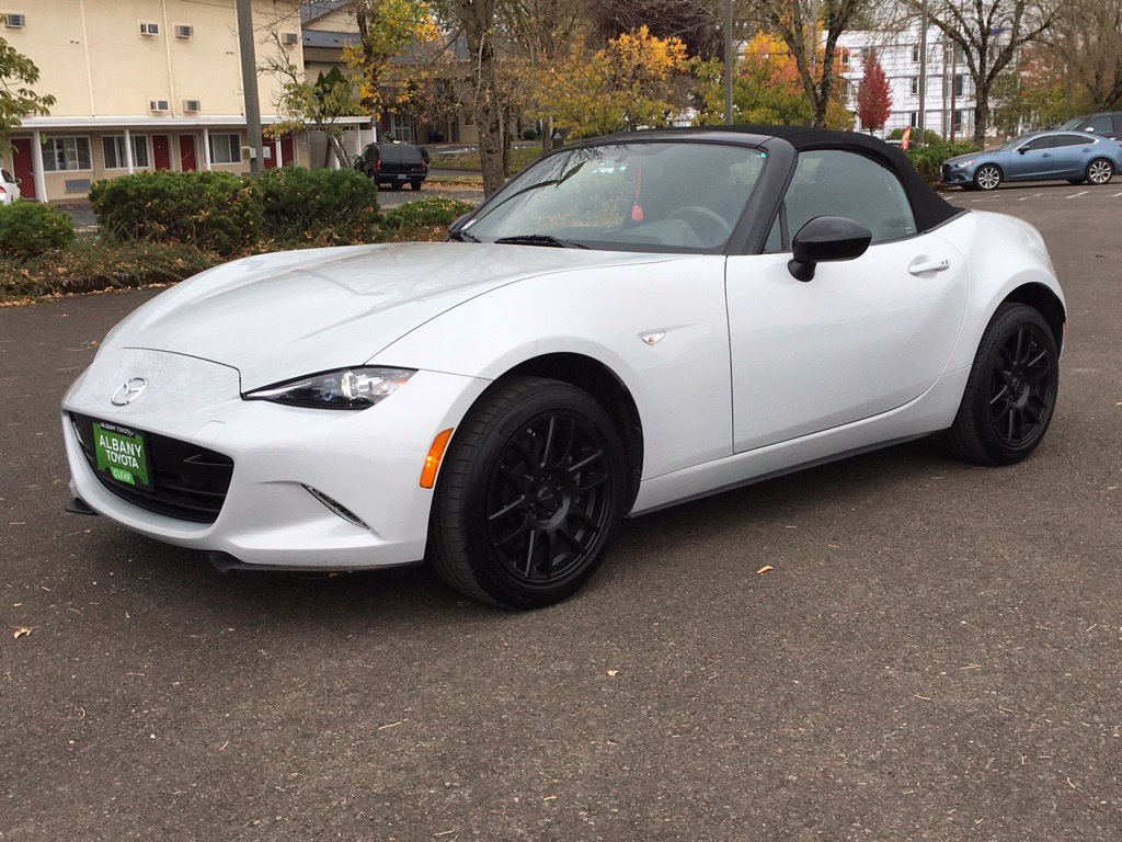 Used 2019 MAZDA MX-5 Miata Sport RWD image 11