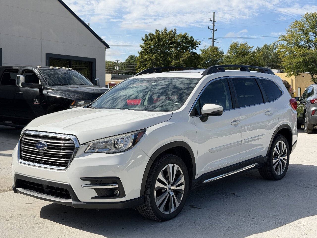Used 2019 Subaru Ascent Limited AWD/4WD image 2