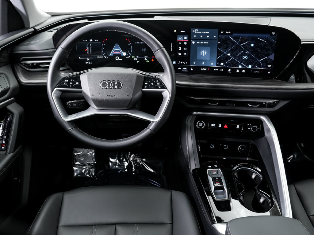 Certified 2025 Audi Q5 Premium w/ 19" Wheel Package AWD/4WD image 15