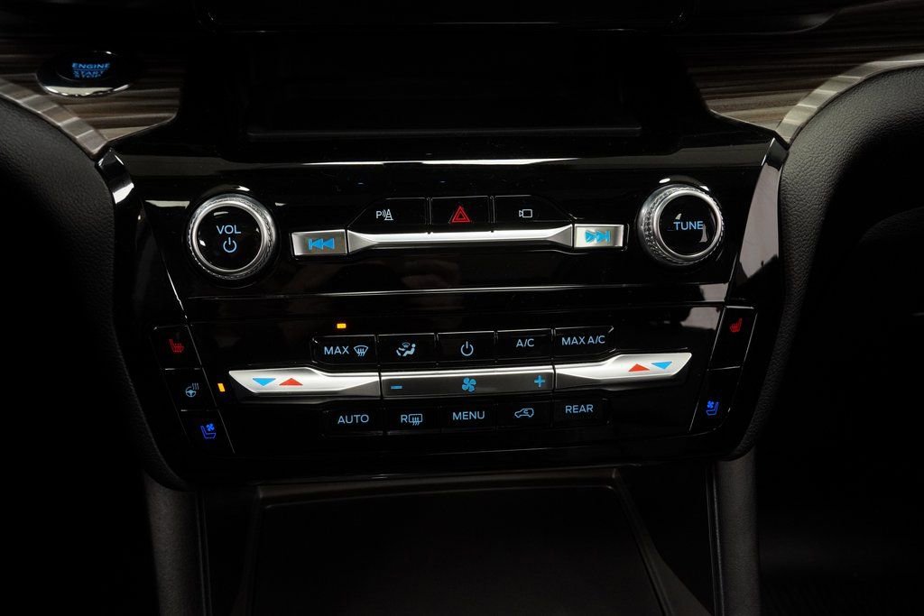 Used 2022 Ford Explorer Limited w/ Hybrid Equipment Group 310A image 34