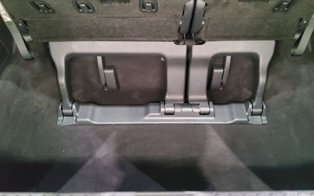 Used 2025 Toyota Sienna XLE FWD image 16