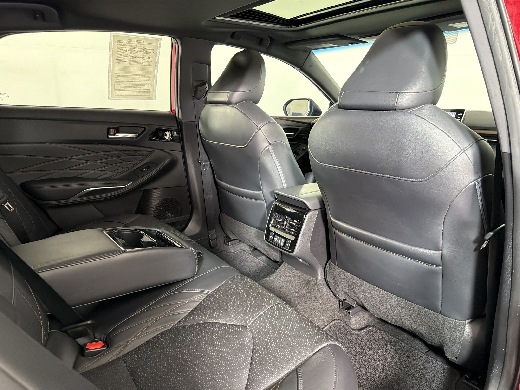 Used 2022 Toyota Avalon Limited w/ Advanced Safety Package FWD image 31