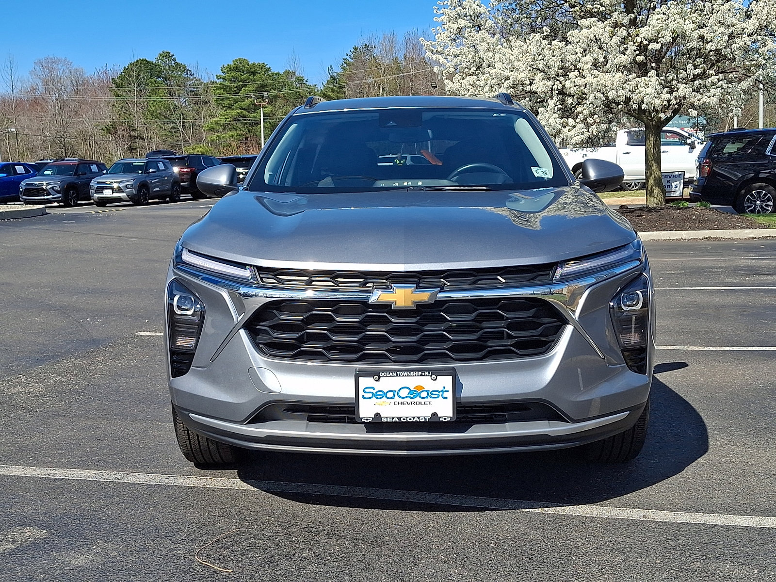 Used 2024 Chevrolet Trax LT w/ Driver Confidence Package image 2