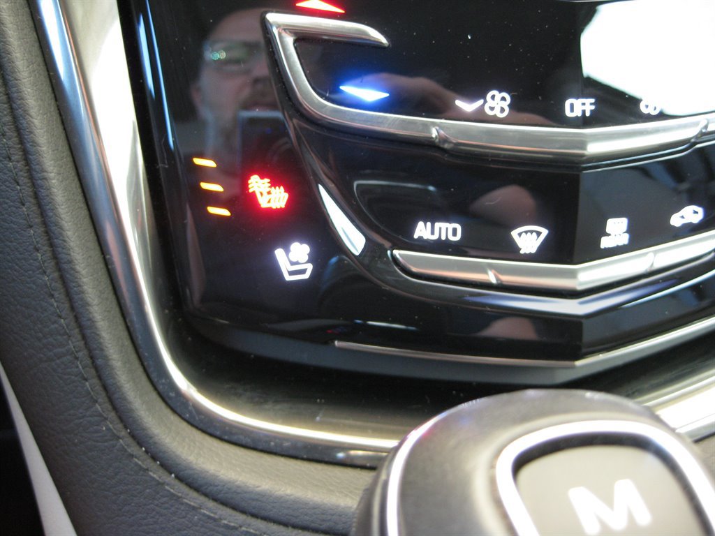 Used 2018 Cadillac CTS Luxury RWD image 19