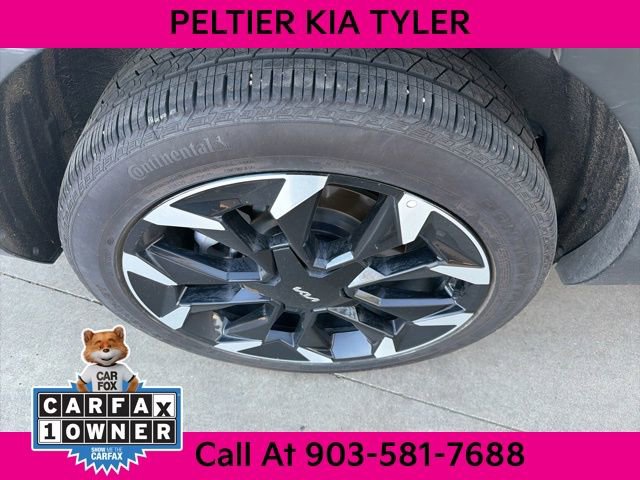 Certified 2025 Kia Sorento EX w/ Panoramic Sunroof Package image 13