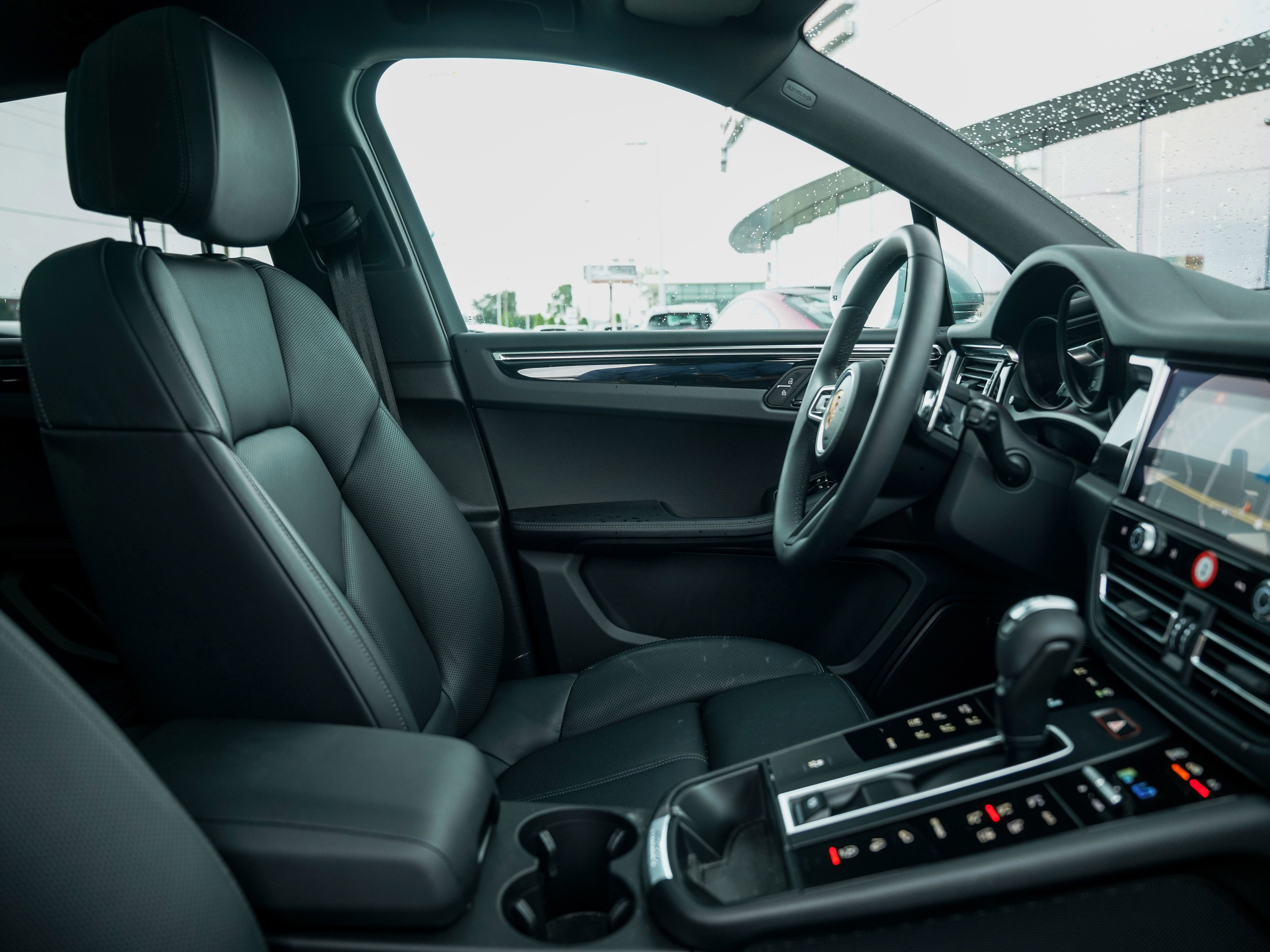 New 2025 Porsche Macan image 32