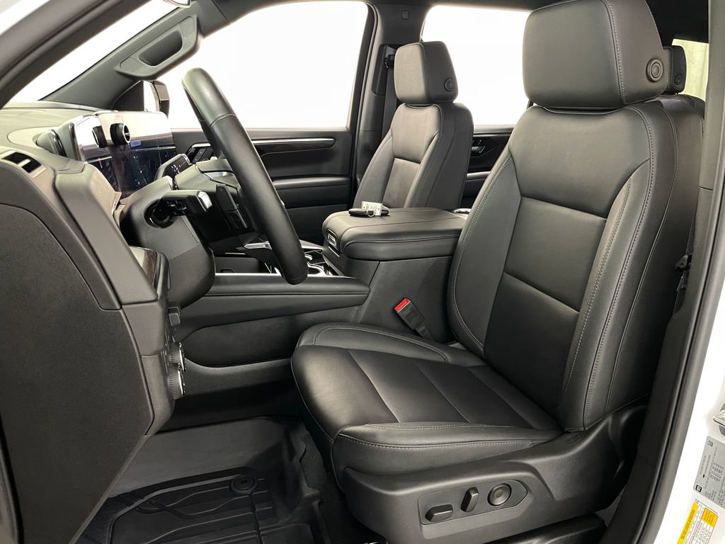 Used 2026 Chevrolet Tahoe LT w/ Comfort Package AWD/4WD image 31
