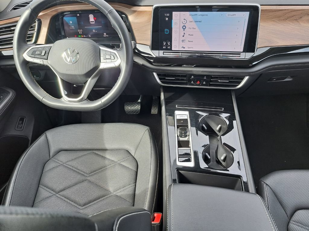 Used 2025 Volkswagen Atlas SE image 22
