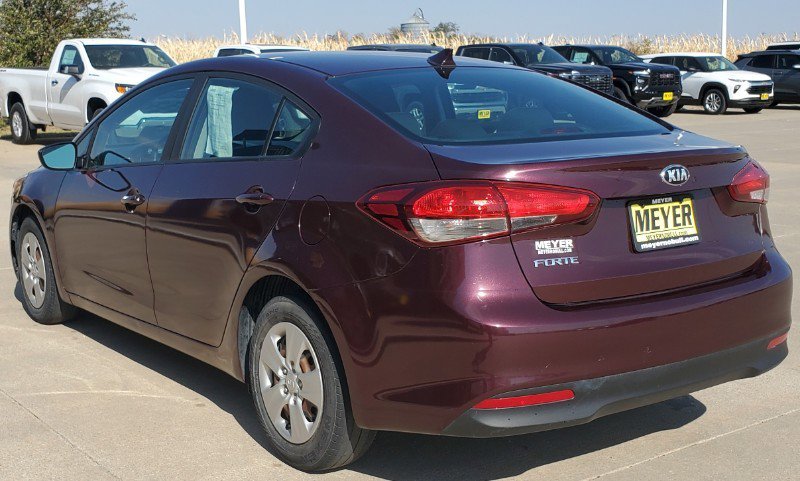 Used 2017 Kia Forte LX image 6