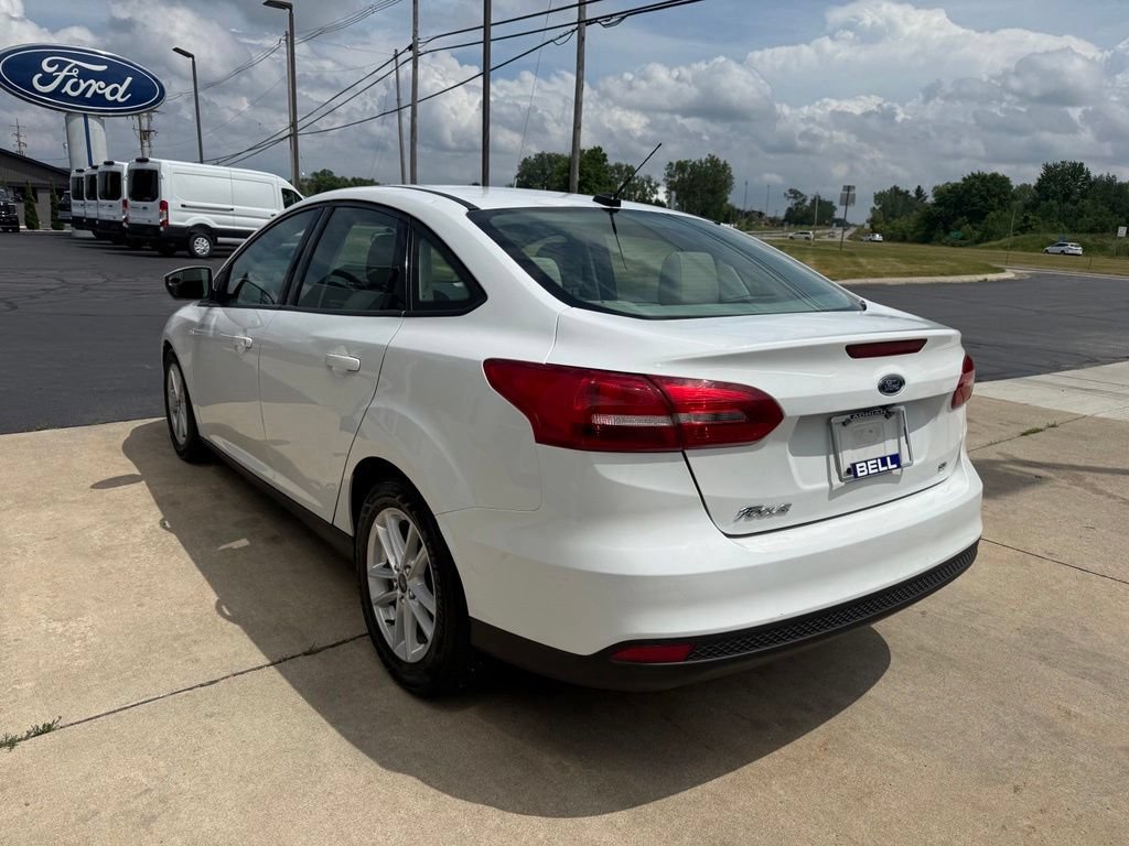 Used 2017 Ford Focus SE FWD image 5