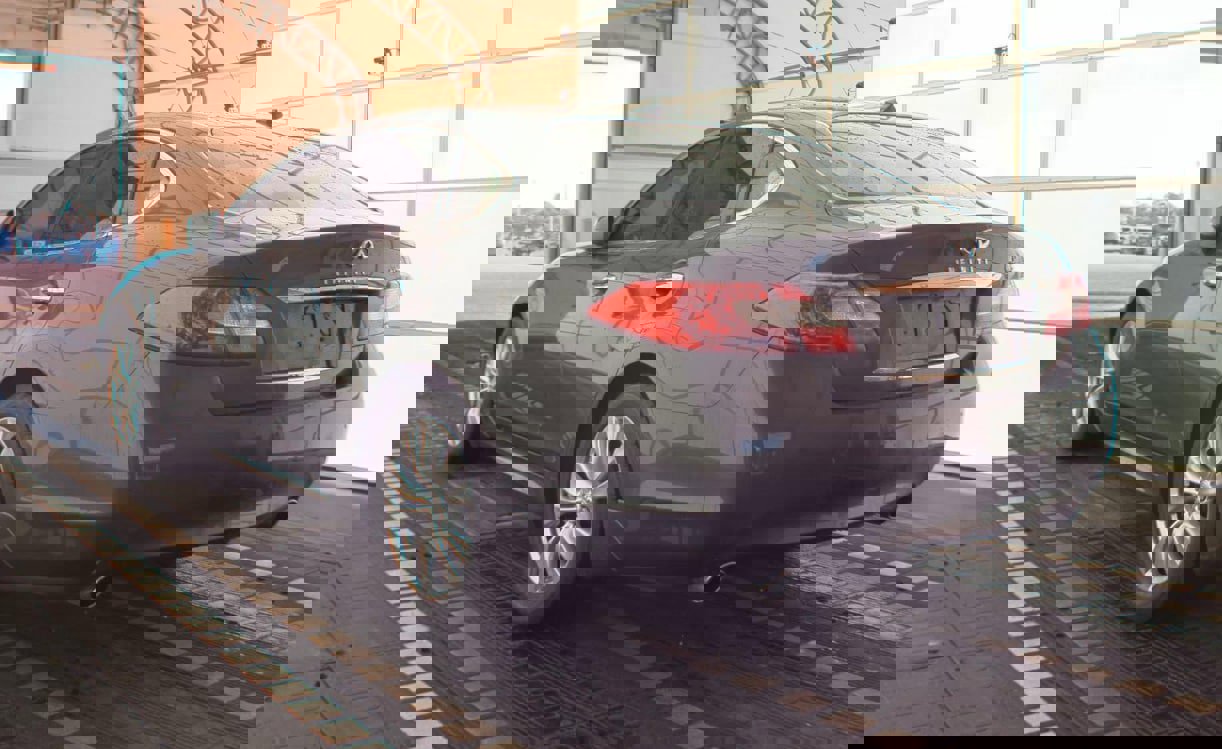 Used 2013 INFINITI M37 w/ Premium Pkg image 9