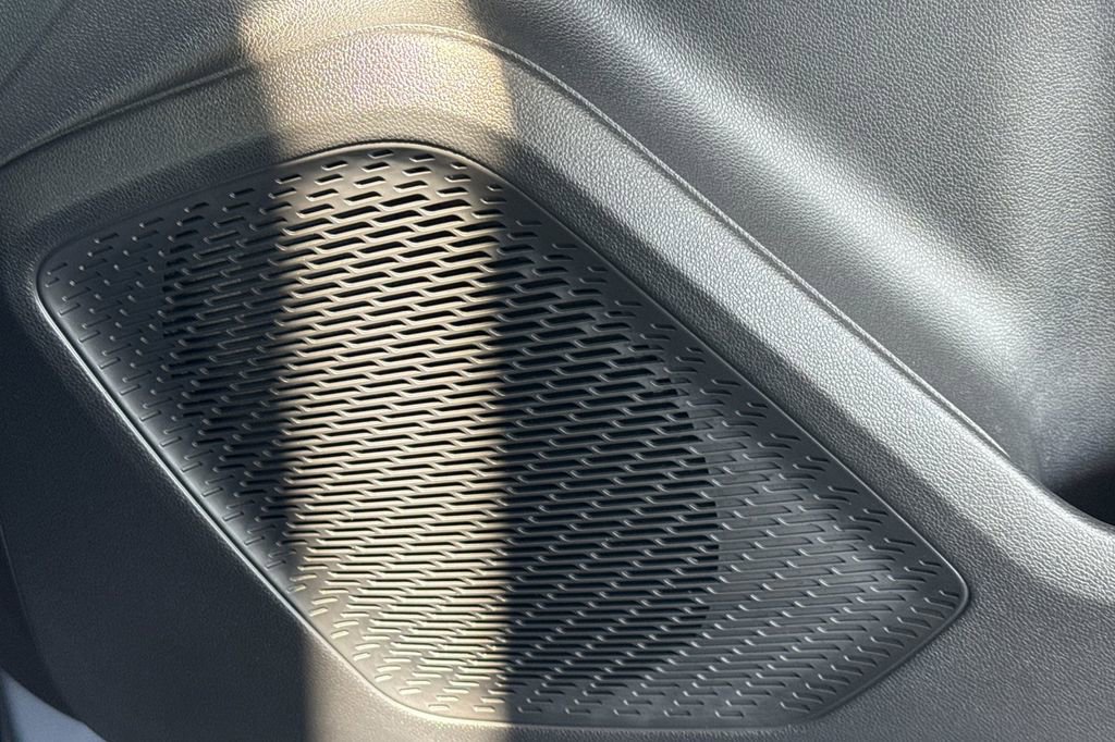 Used 2026 Chevrolet Equinox EV LT FWD image 28