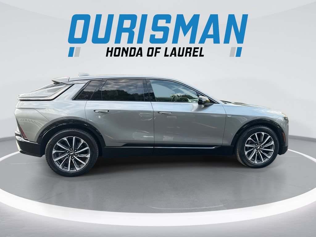 Used 2024 Cadillac Lyriq Sport AWD/4WD image 9