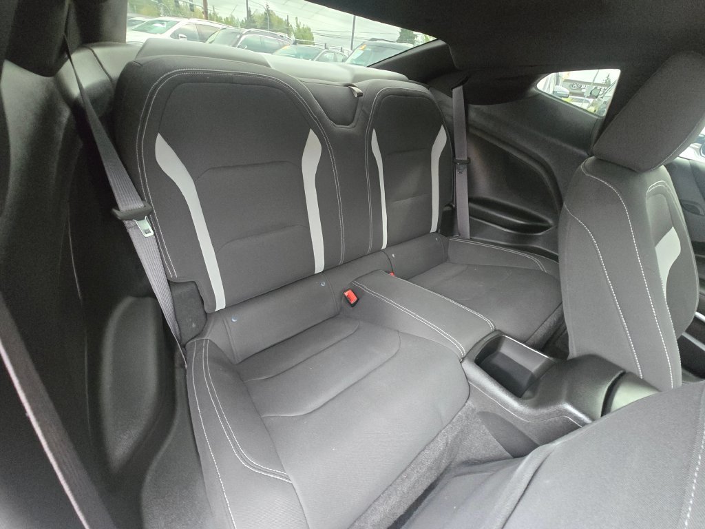 Used 2021 Chevrolet Camaro LT w/ Technology Package RWD image 12