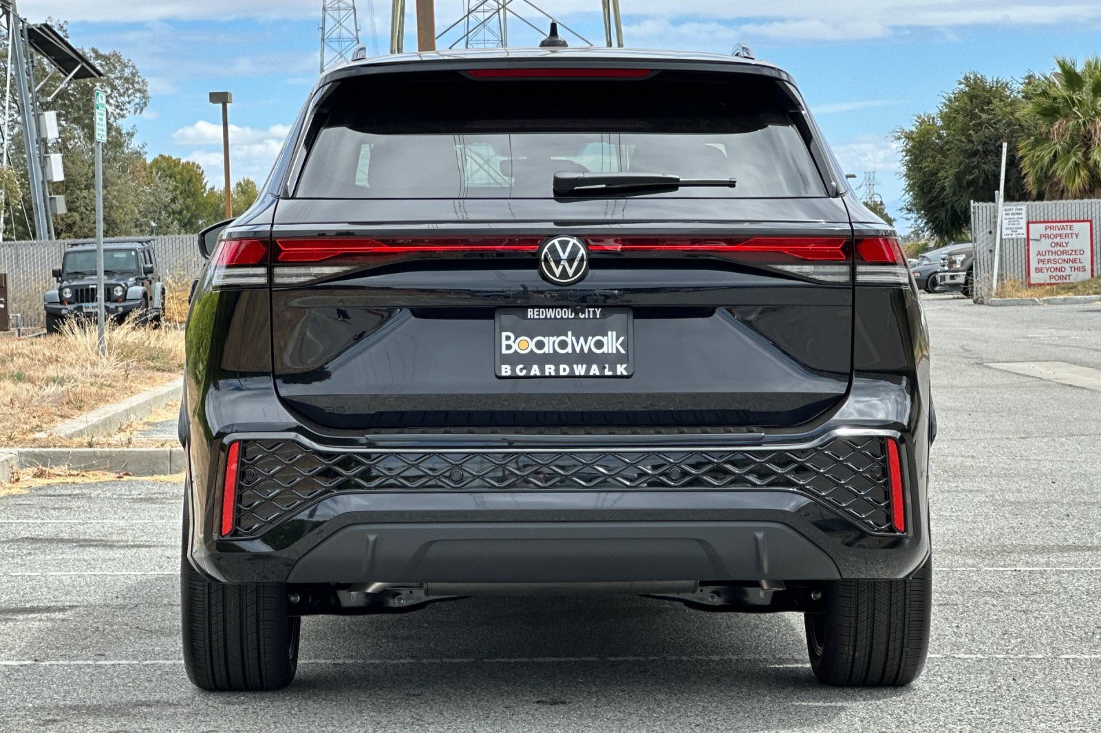 New 2026 Volkswagen Tiguan SE R-Line FWD image 5