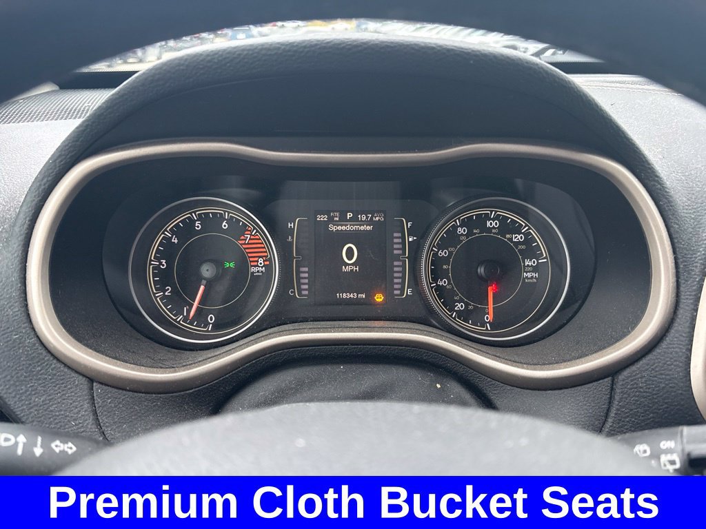 Used 2016 Jeep Cherokee Latitude AWD/4WD image 17