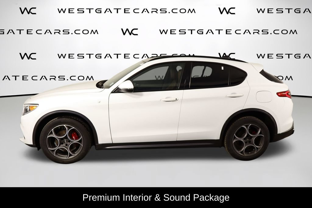 Used 2023 Alfa Romeo Stelvio Ti AWD/4WD image 5