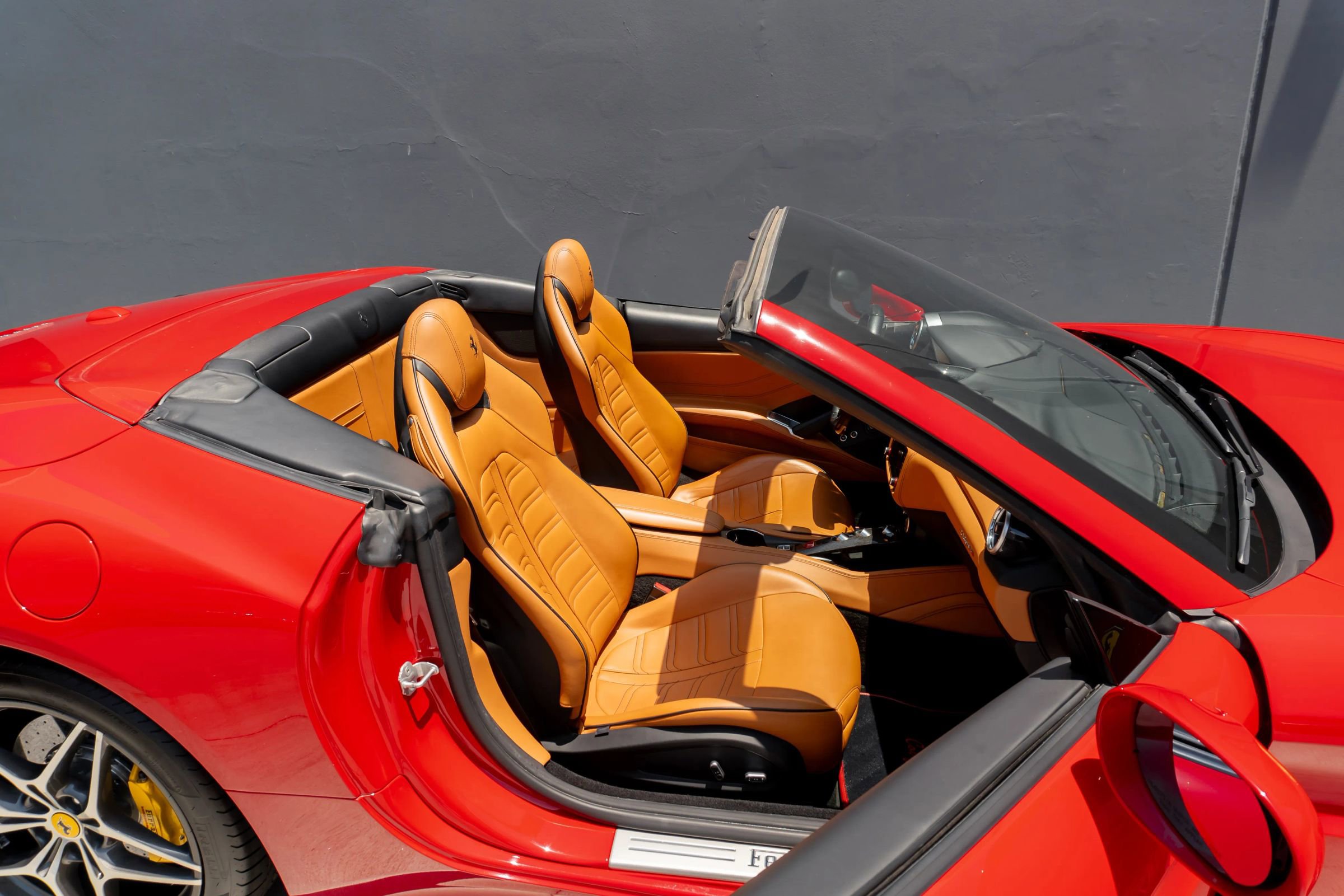 Used 2016 Ferrari California T RWD image 60