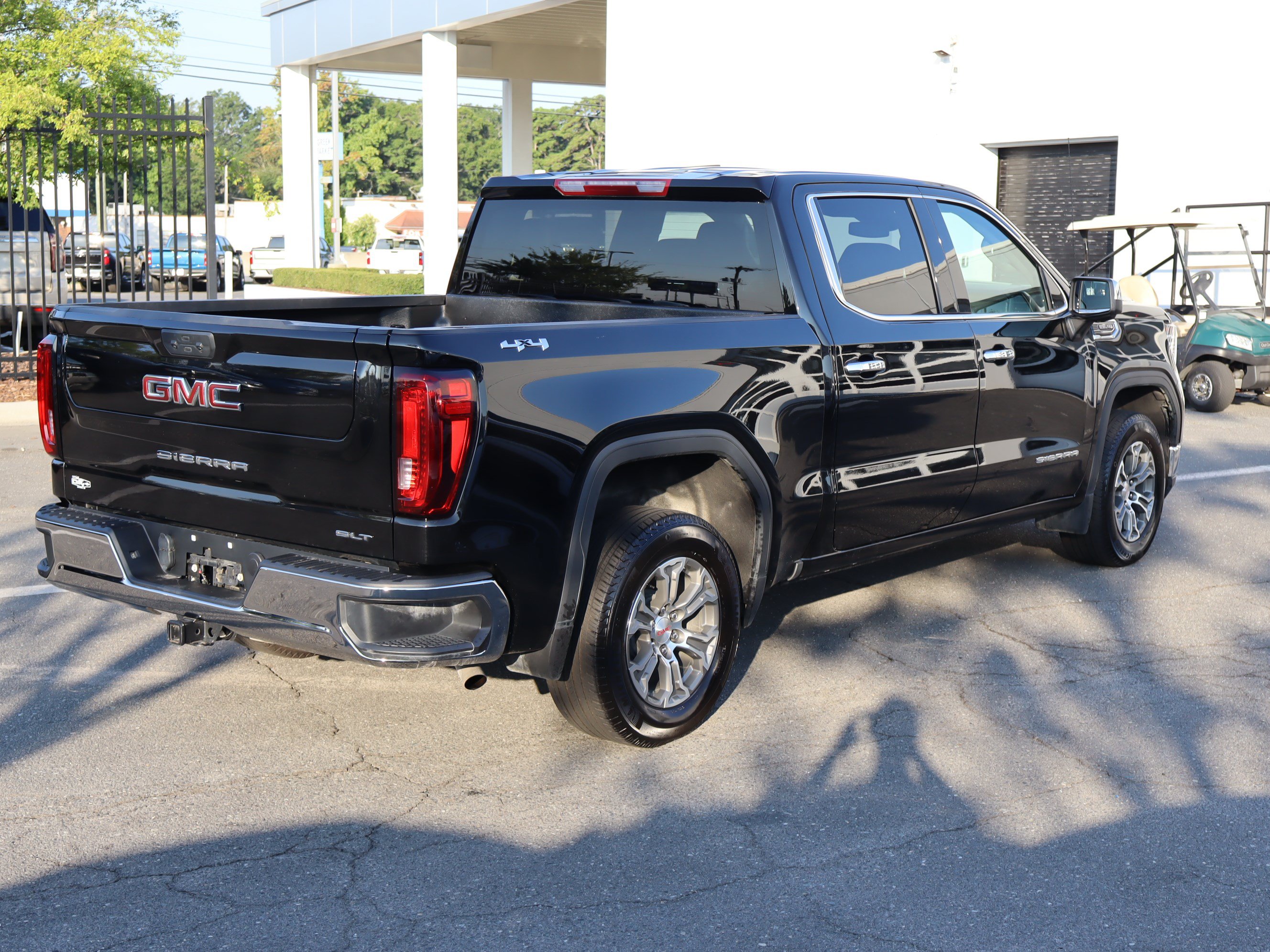 Used 2025 GMC Sierra 1500 SLT AWD/4WD image 10