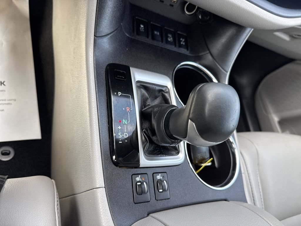 Used 2019 Toyota Highlander XLE AWD/4WD image 17