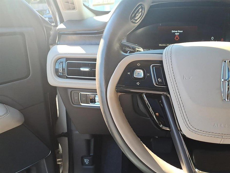 Used 2023 Lincoln Aviator Reserve w/ Equipment Group 201A AWD/4WD image 27