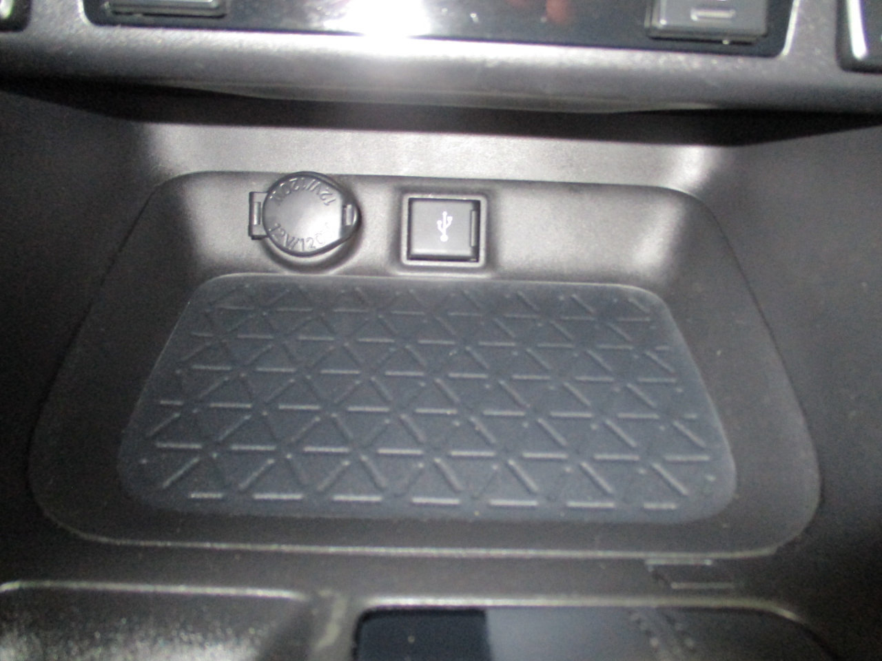 Used 2021 Toyota RAV4 XLE Premium image 27