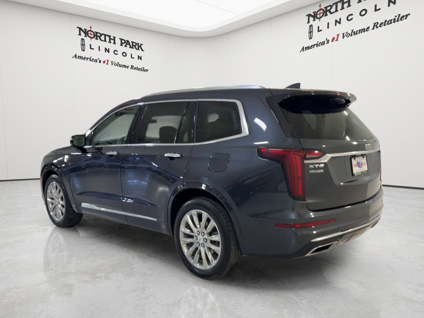 Used 2023 Cadillac XT6 Premium Luxury FWD image 7