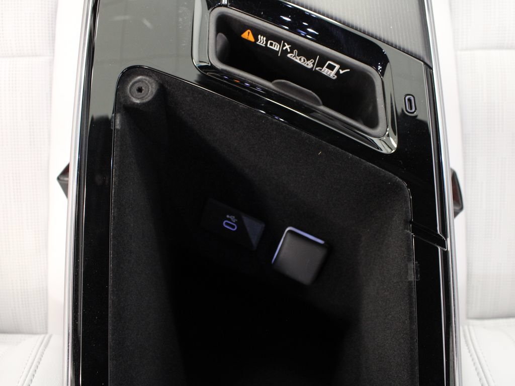 Used 2025 Cadillac Lyriq Sport w/ LPO, Floor Liner Package RWD image 28