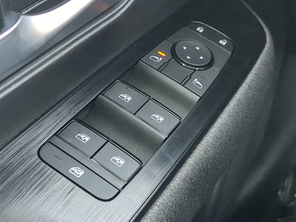 New 2026 Nissan Kicks SV image 21