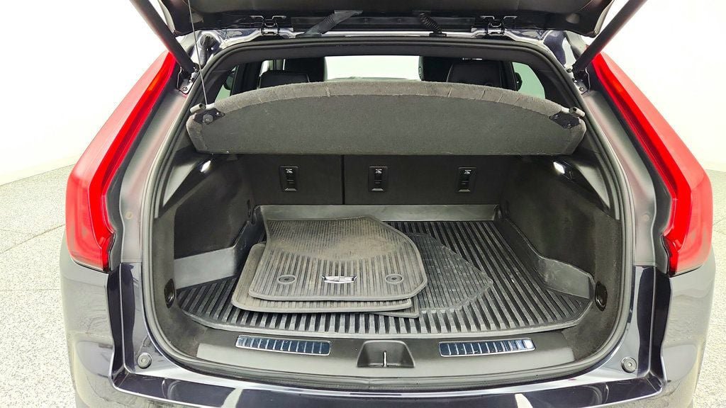 Used 2023 Cadillac XT4 Premium Luxury w/ Cold Weather Package AWD/4WD image 23