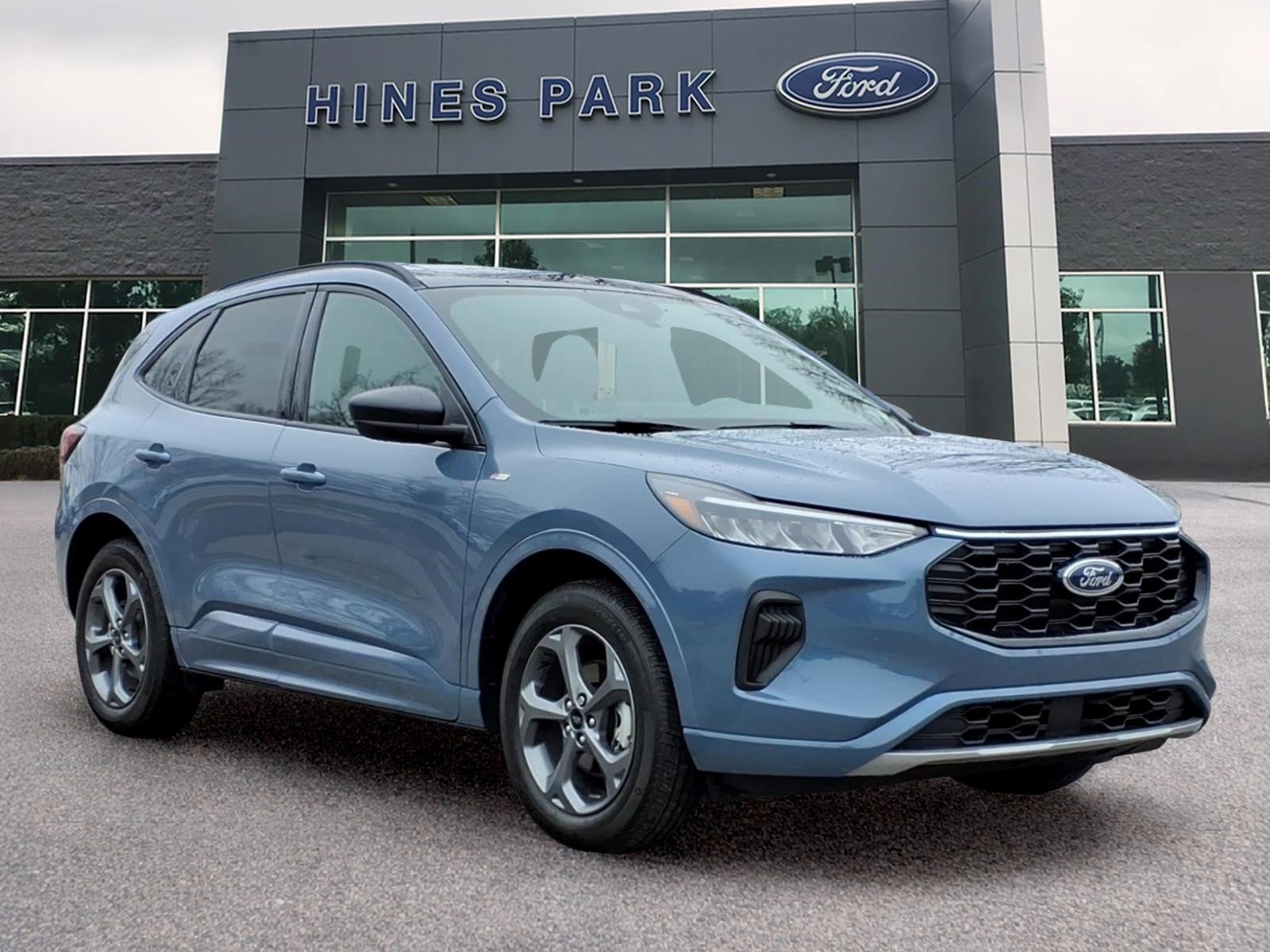 Used 2024 Ford Escape ST-Line w/ Tech Pack #1 AWD/4WD image 1