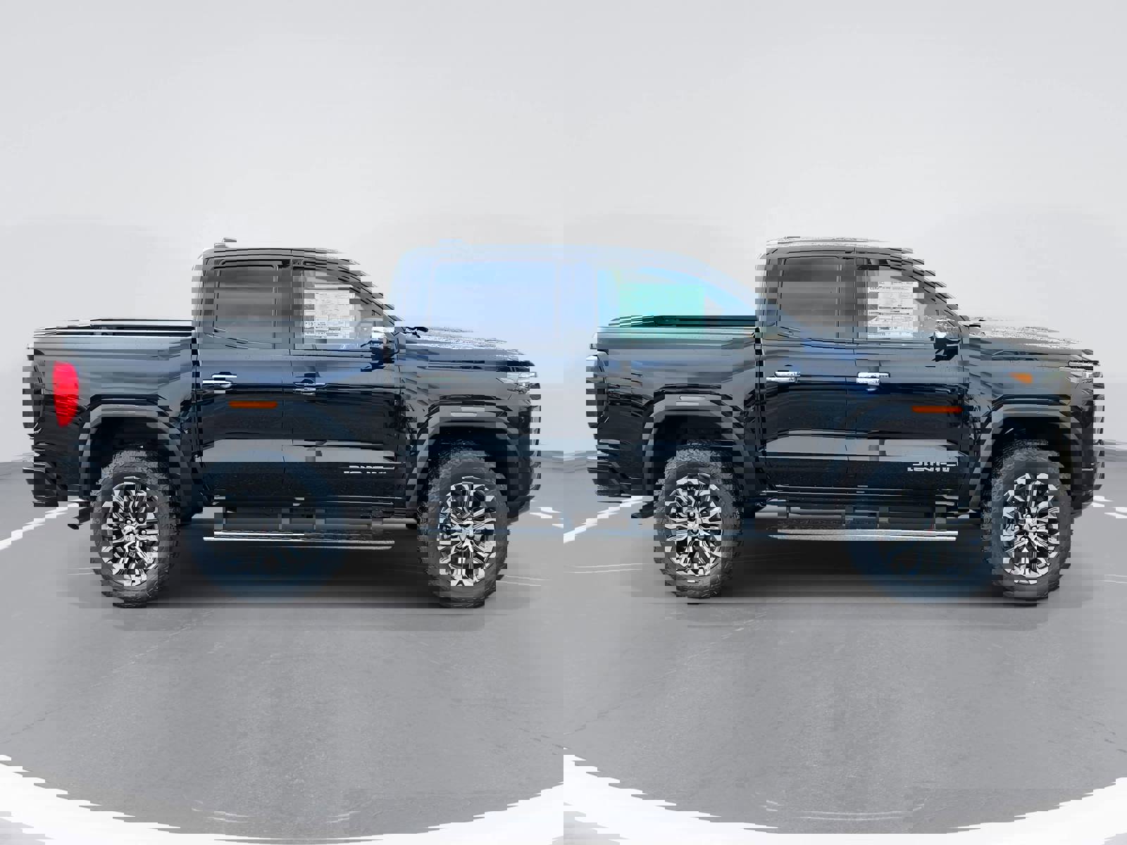 New 2026 GMC Canyon Denali image 4