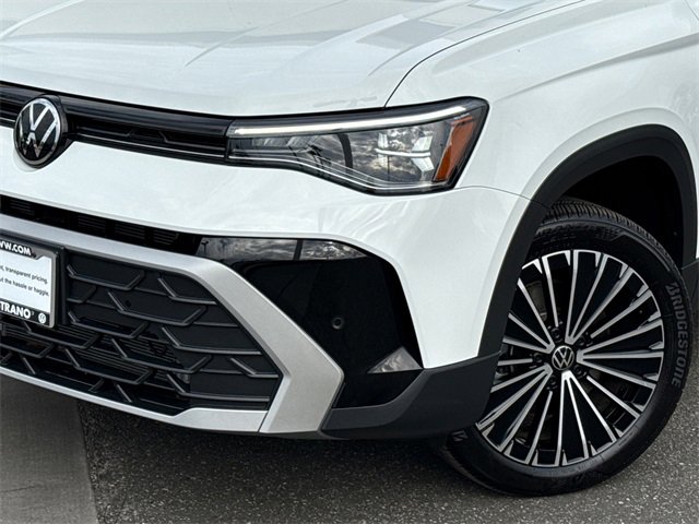 Used 2025 Volkswagen Taos SE image 7