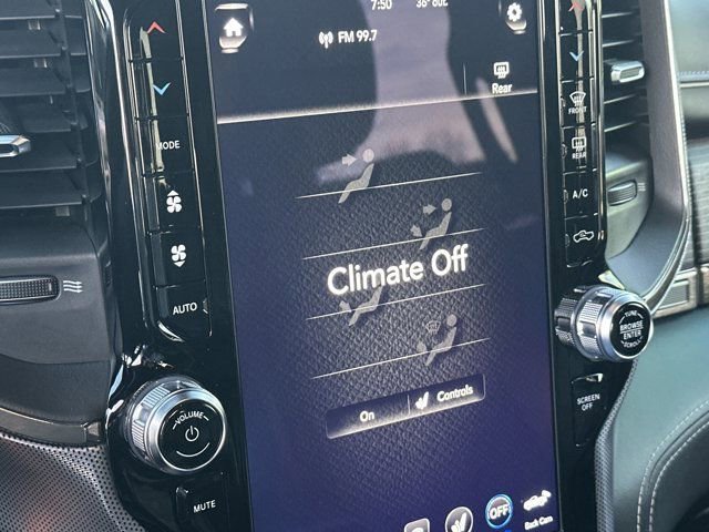 Used 2020 RAM 3500 Limited w/ Max Tow Package image 34