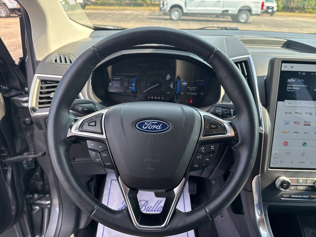 Used 2024 Ford Edge Titanium image 3