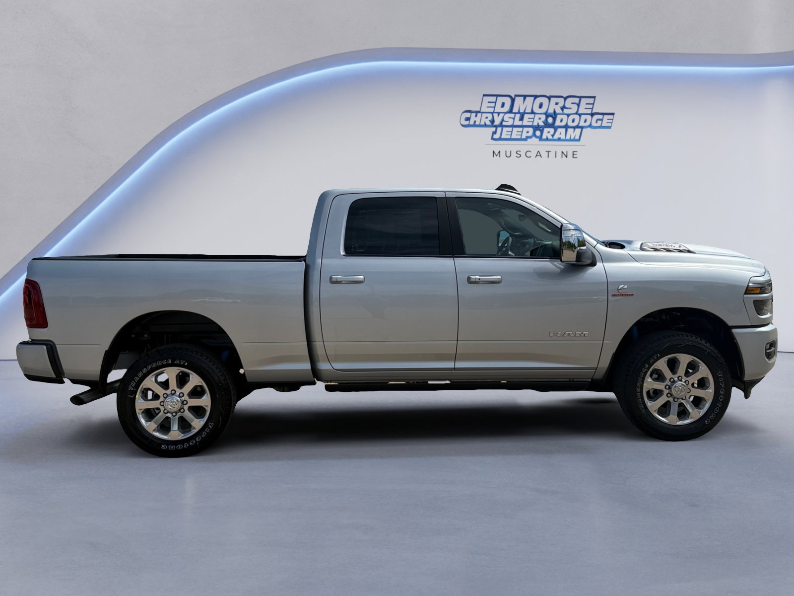 New 2026 RAM 2500 Laramie AWD/4WD image 6