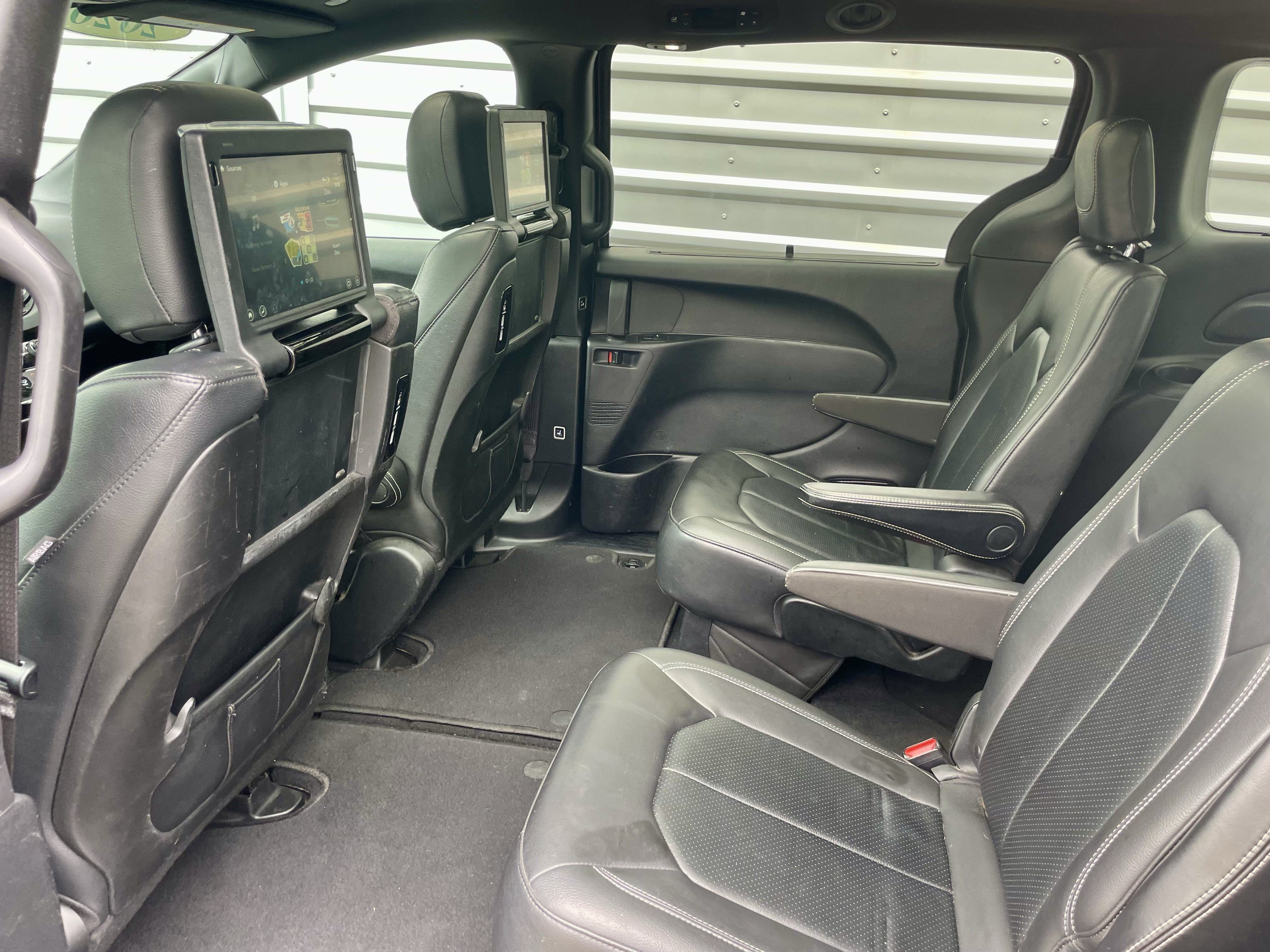 Used 2020 Chrysler Pacifica Touring-L w/ Advanced Safetytec Group AWD/4WD image 29