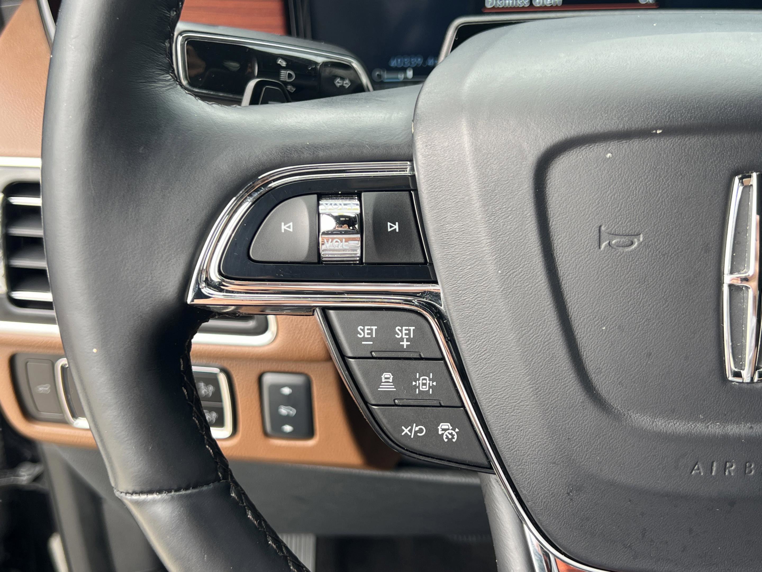 Used 2023 Lincoln Navigator L Reserve image 16