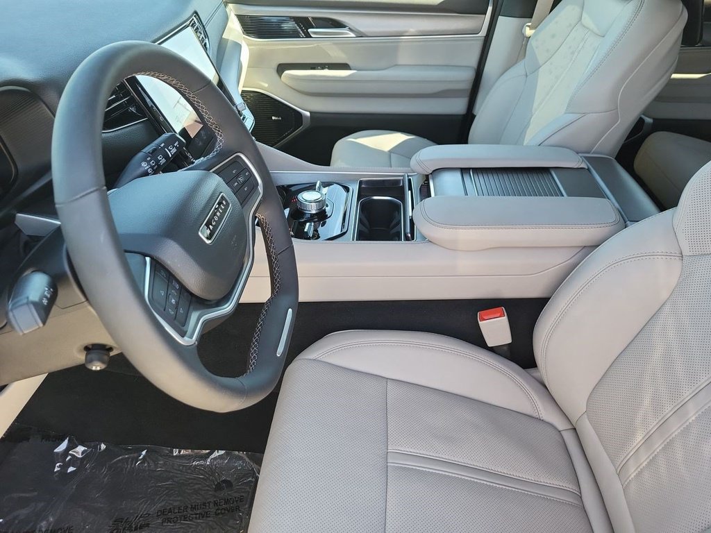 Used 2025 Jeep Wagoneer Series III w/ Premium Group I AWD/4WD image 26